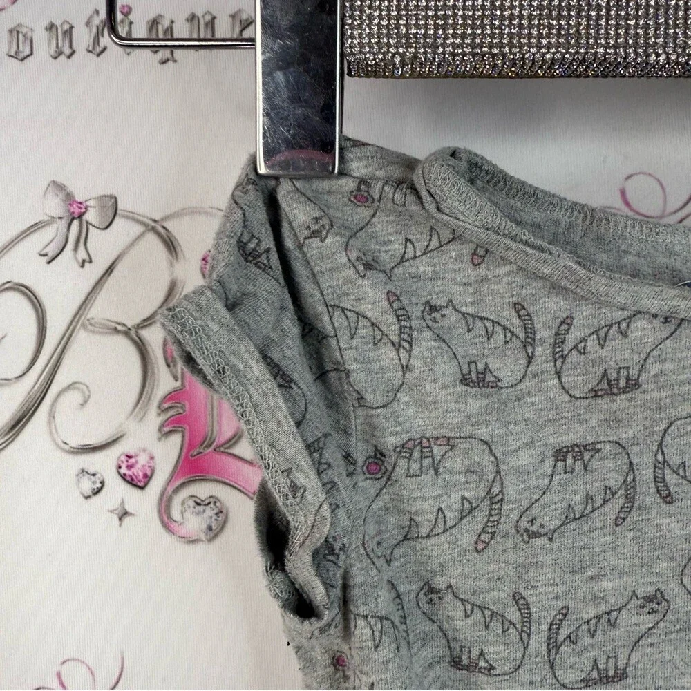 Old Navy shirt top cats kittens flowers floral Gray Kids Tee with Cat Pattern